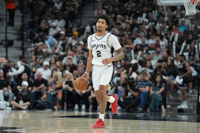 bob体育app下载-就在今天，老大不在，20岁哈珀爆发，创造80年NBA独一无二的纪录|开拓者|圣安东尼奥马刺队|波特兰开拓者队|德尼·阿夫迪亚|斯库特·亨德森_新浪体育_新浪新闻