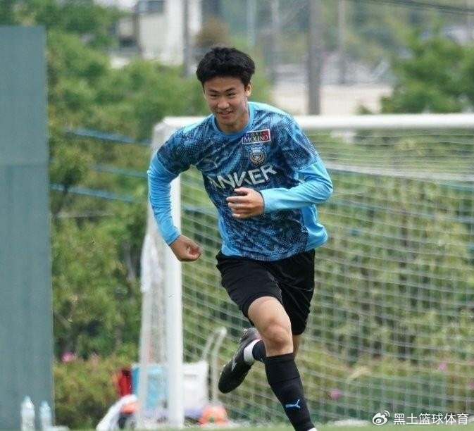 bob体育登录入口-19岁边后卫放弃中国籍加入日本籍 名记：国足没弄过来 太可惜了|关德晴|川崎前锋|川崎前锋官方|J联赛|青训_新浪体育_新浪新闻